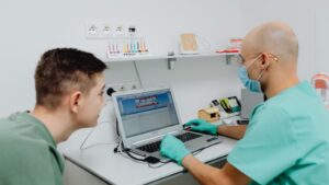 Leia mais sobre o artigo Marketing odontológico não funciona? 7 sinais para reconhecer antes de trocar de agência